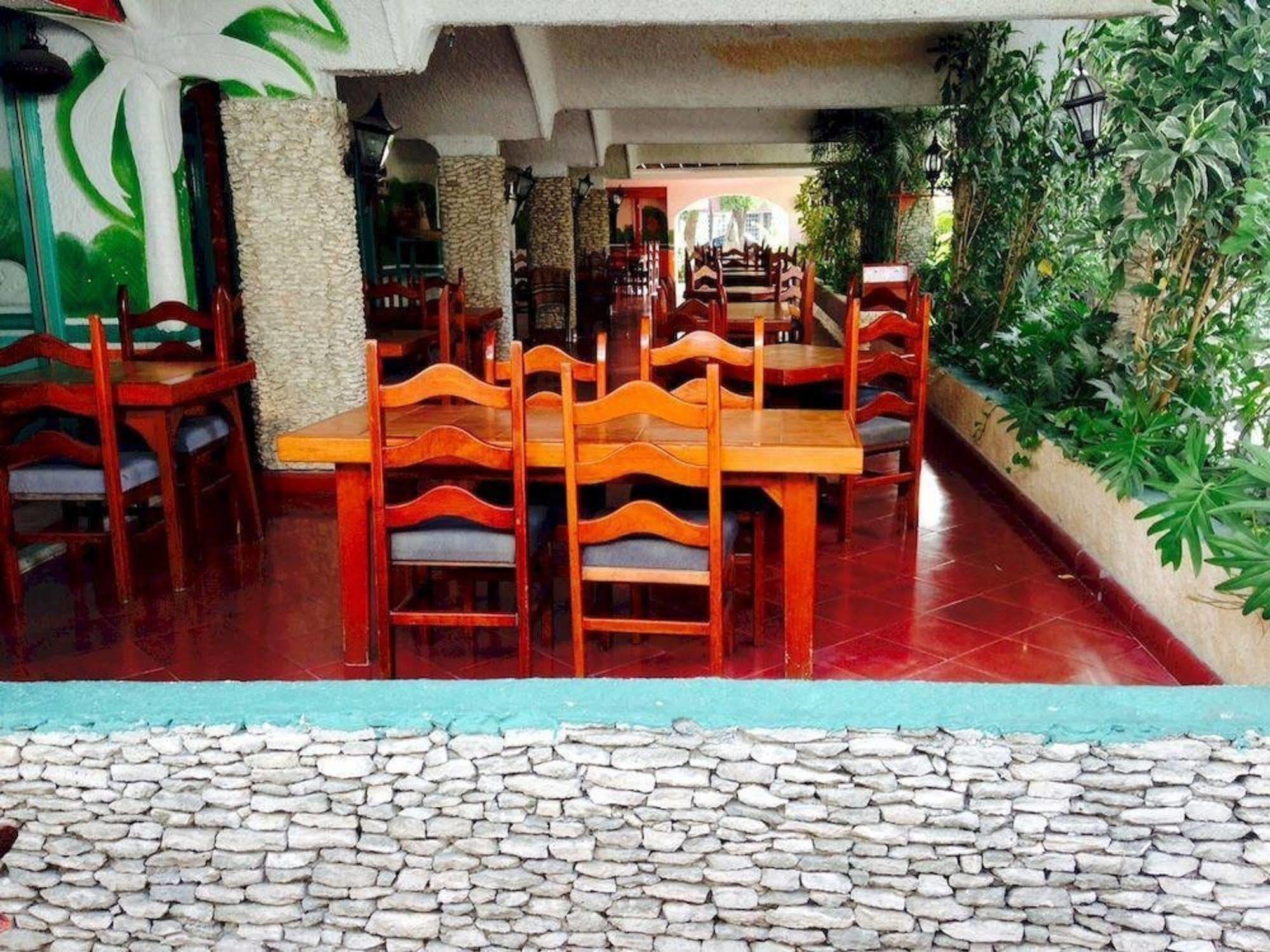 Hotel Plaza Carrillo'S Канкун Экстерьер фото